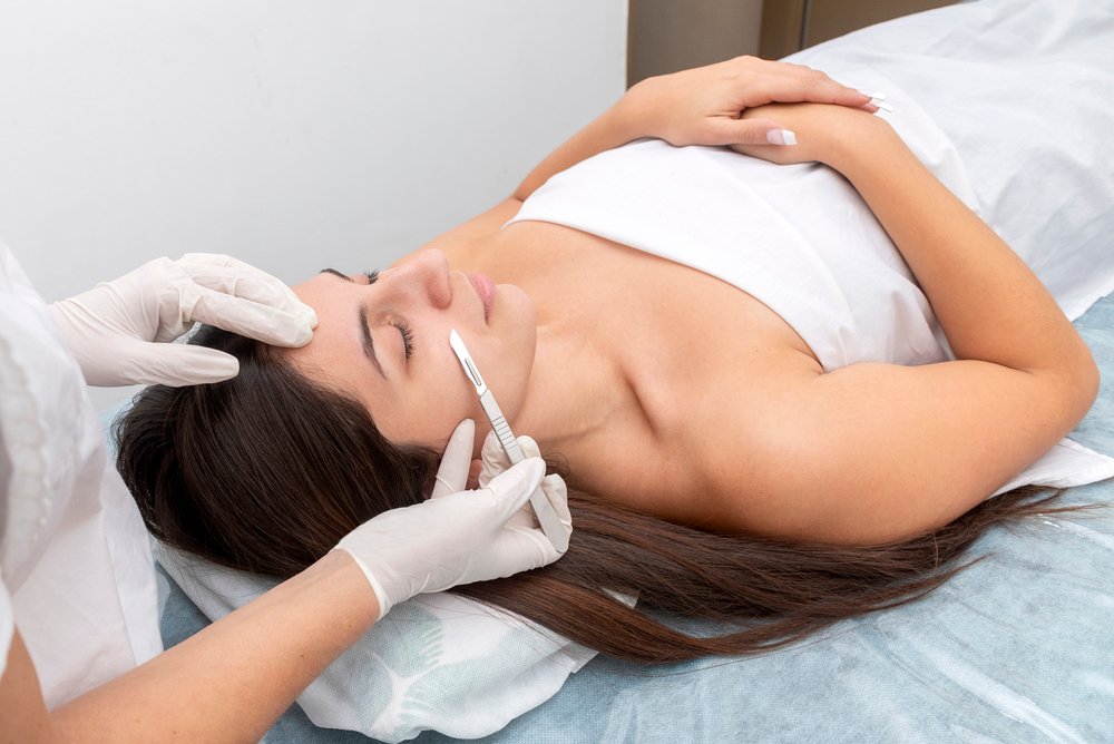 Dermaplaning 1 Dermaplaning